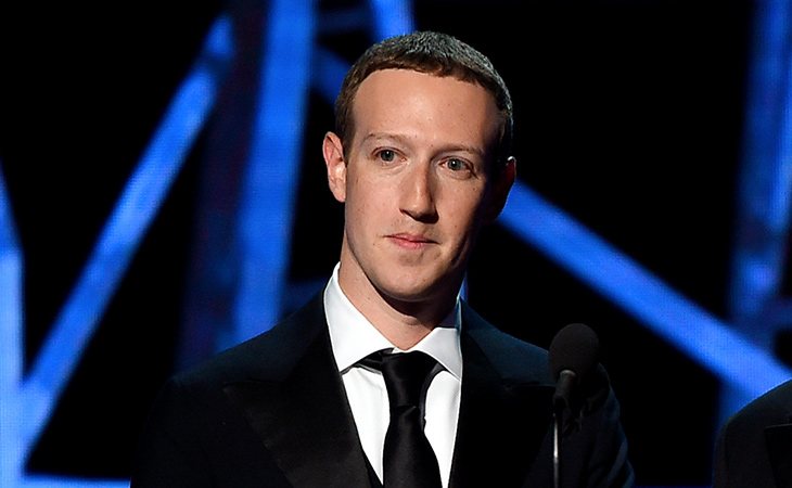 Mark Zuckerberg compró WhatsApp por la oportunidad y la competencia que suponía