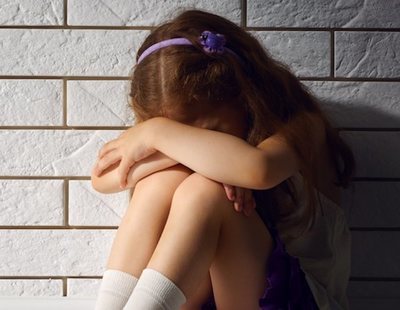 La Justicia obliga a una niña de ocho años a ver su padre, acusado de violarla en Zaragoza
