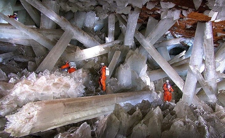 La gente no puede permanecer más de 10 minutos en el interior de la cueva como consecuencia de las altas temperaturas