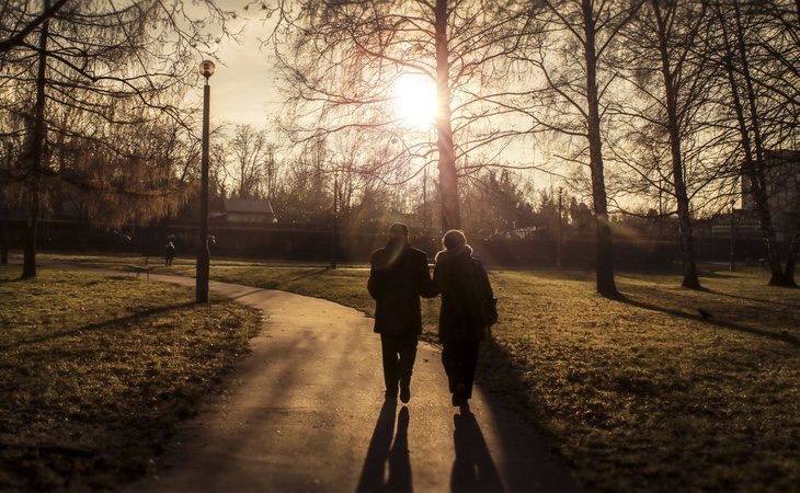 Una pareja de ancianos desahuciada en Oviedo no podía pagar el alquiler con una pensión de 400 euros para ambos