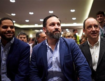 Santiago Abascal 'enchufa' a su madre, su hermana y a su tía en las listas de VOX