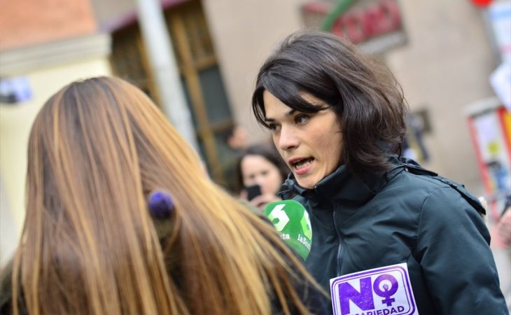 El excesivo poder otorgado a los anticapitalistas, como la nueva candidata madrileña Isabel Serra, aleja a Podemos del centro político