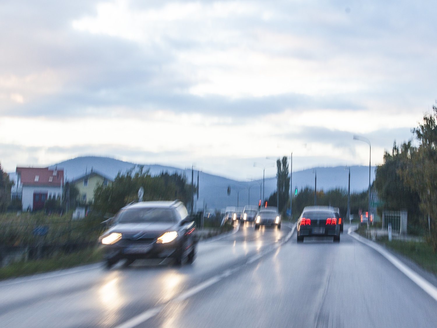 Sale a dar una vuelta con su coche por un pueblo de Francia y termina desorientado en Lugo