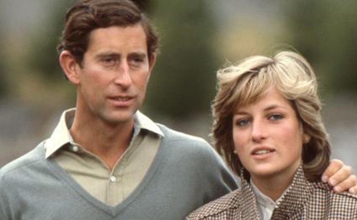 Lady Di junto al príncipe Carlos