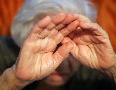 Humillaciones, insultos y agresiones a dos ancianas en una residencia de Madrid