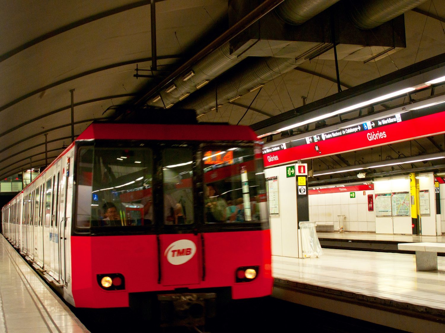 Un agente del Metro de Barcelona investigado por una agresión "racista"