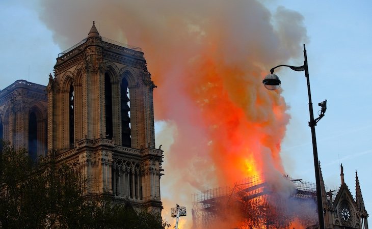 Las llamas acabaron con la cubierta central de la catedral