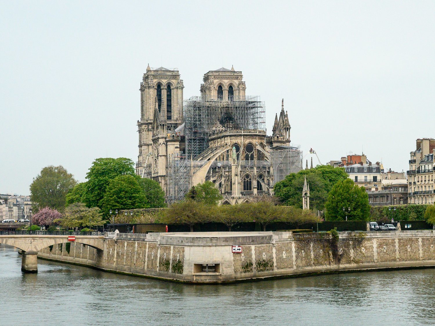 La reconstrucción de Notre Dame, a debate: ¿recuperarla o renovarla?