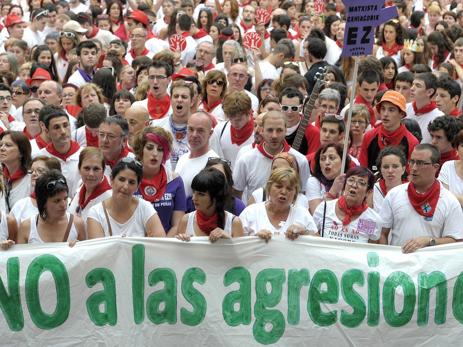 El juez ve delito en el 'Tour de La Manada'