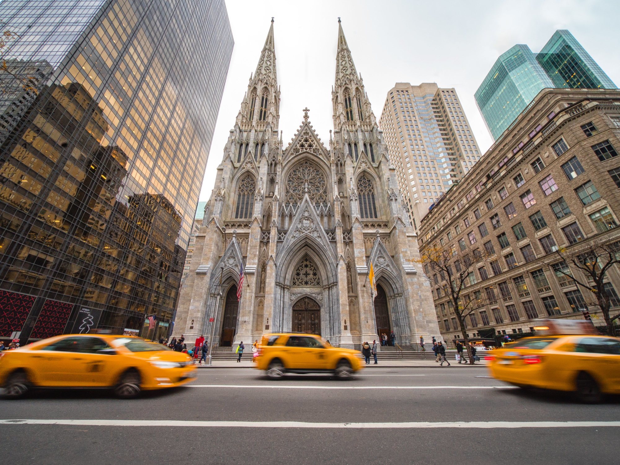 Какой город всемирно известен. Нью Йорк Церковь 5 Авеню.