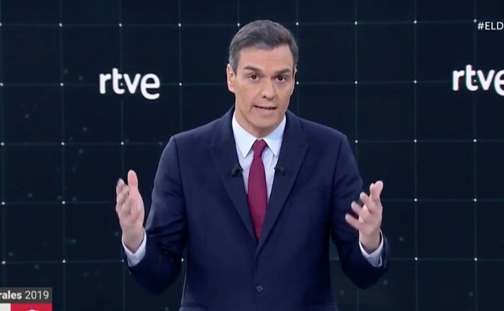 Pedro Sánchez subraya las medidas de su gobierno y recuerda la corrupción del PP