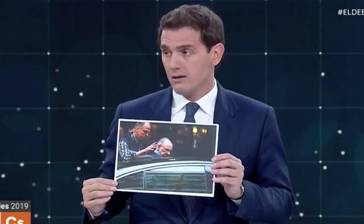 Albert Rivera se pone CHUNGO y le recuerda a Pablo Casado que Rodrigo Rato está en la cárcel