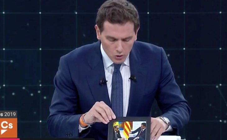 Albert Rivera reduce el tema de España a Cataluña... ¡Y viene con foto!