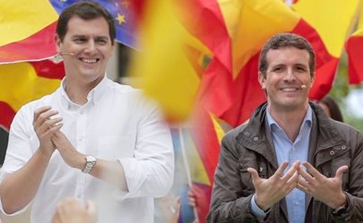 ¿Quién habrá llevado la bandera más grande? ¿Albert Rivera o Pablo Casado?