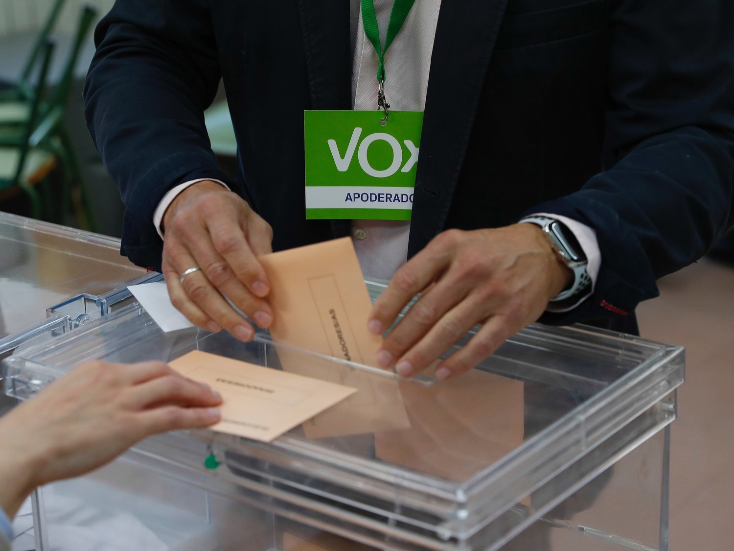 Una mujer denuncia ante la Junta que su voto por correo llegó con las casillas de VOX marcadas