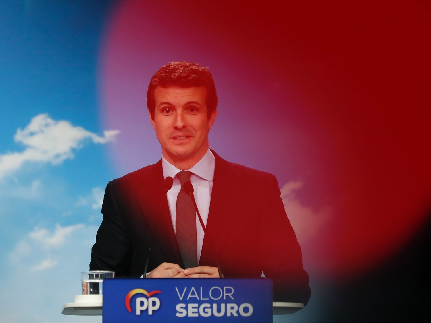 ¿Debe dimitir Pablo Casado?