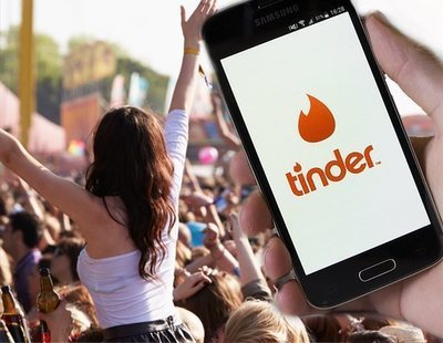 Así es la nueva función de Tinder para ligar en festivales