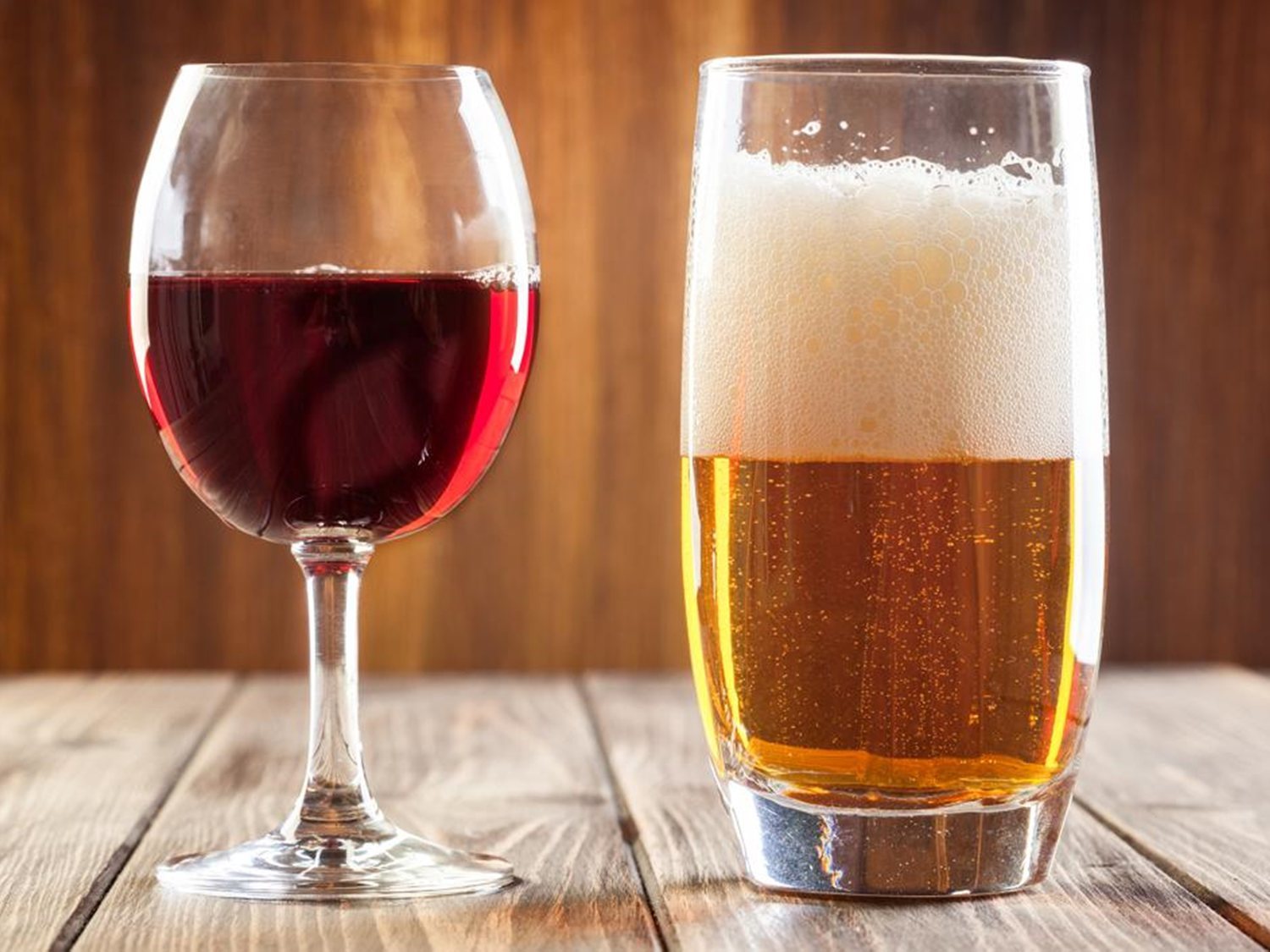 ¿Cerveza o vino? ¿Qué beben más los españoles?