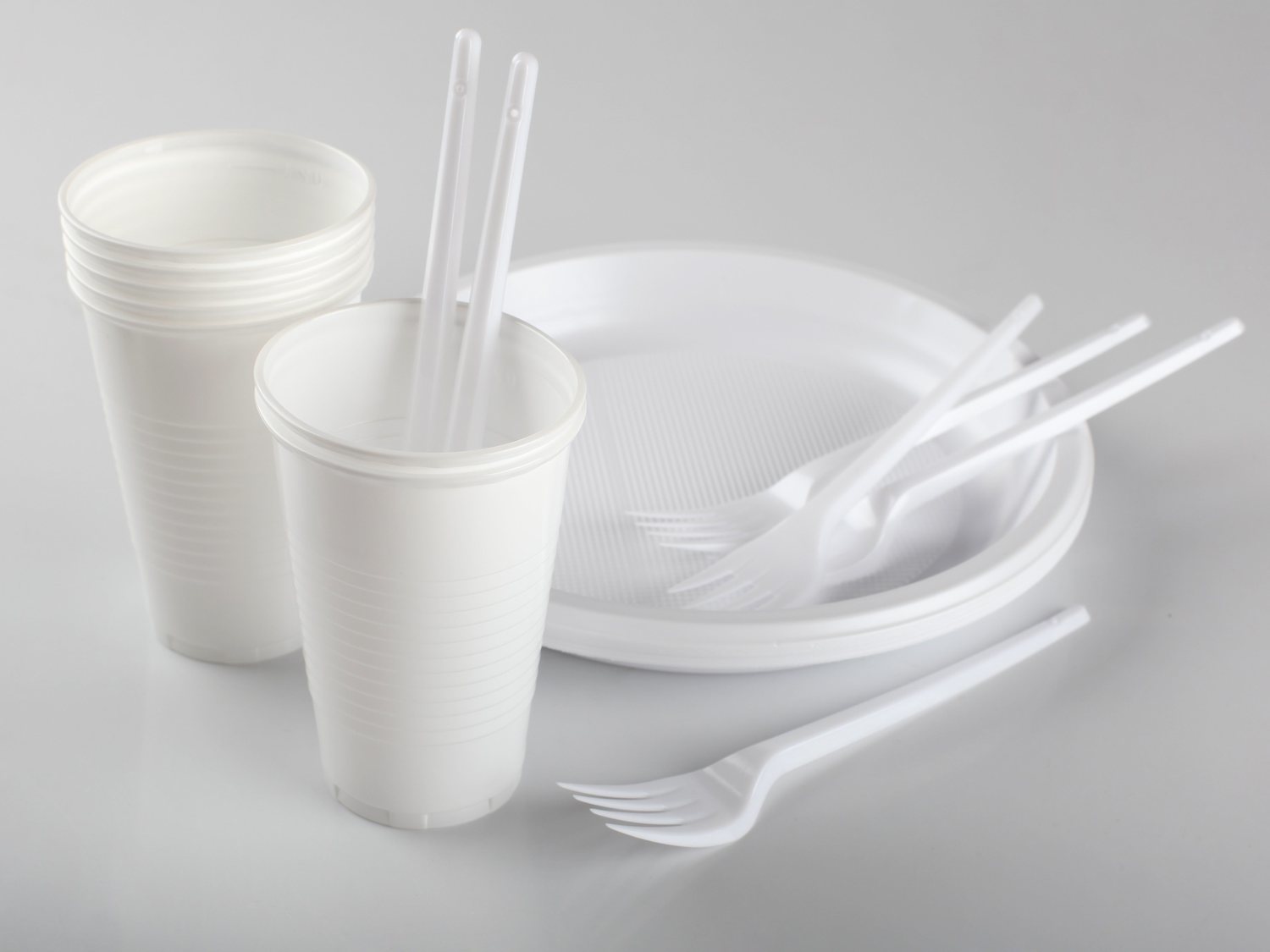Lista de objetos de plástico que desaparecerán en 2021 y sus mejores alternativas