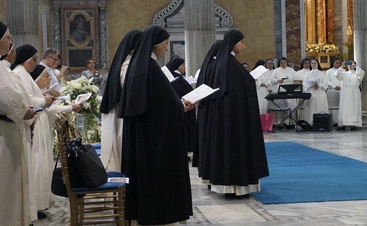 Las monjas comenzaron ofreciendo un curso de voto a las mujeres que se encuentran internadas en la residencia