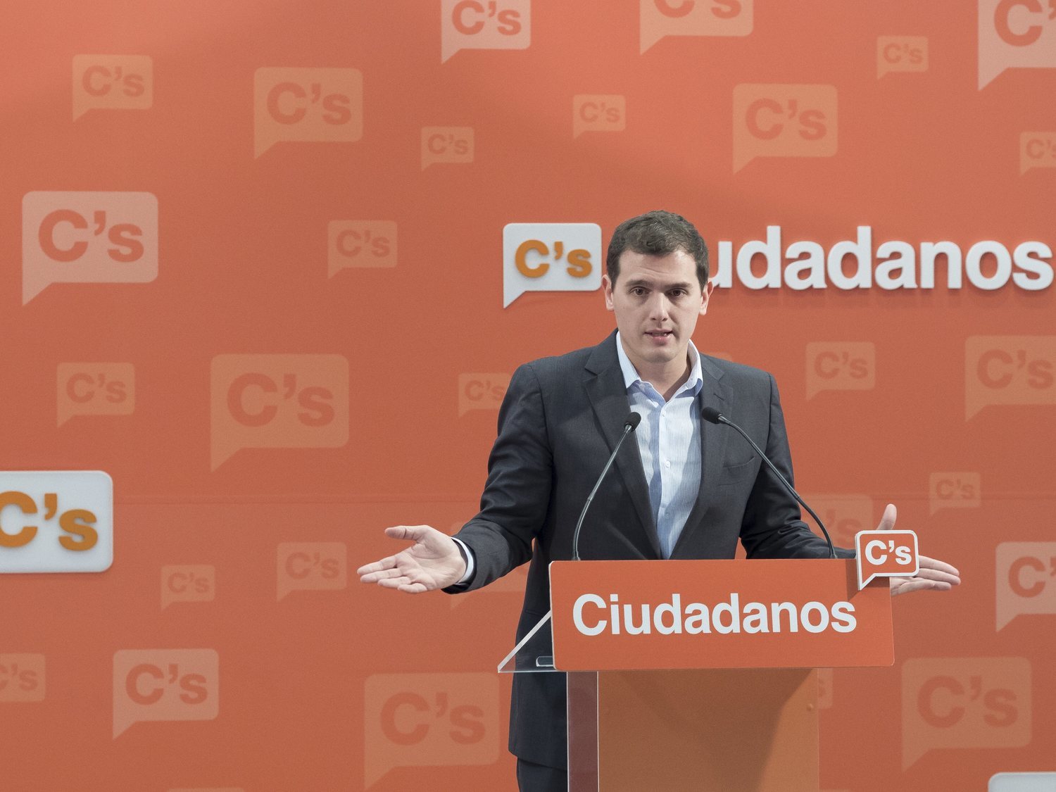 Un concejal de Ciudadanos comparte un desnudo integral en redes para hacer campaña