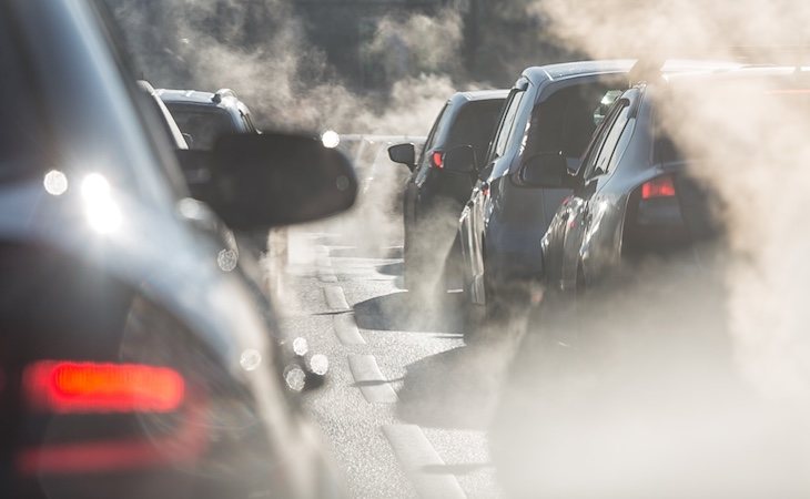 La emisión de gases de efecto invernadero aumenta la concentración de CO2 en la atmósfera