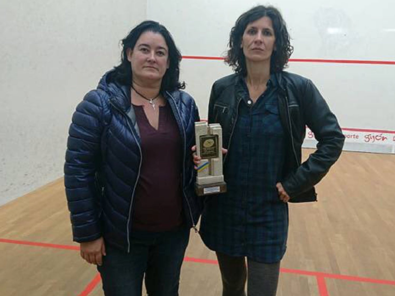 Machismo deportivo: ganadoras de squash premiadas con un vibrador y cera depilatoria en Asturias