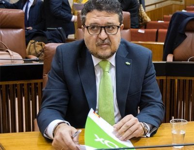 Serrano (VOX) denuncia que en Andalucía "promueven relaciones homosexuales entre niños"