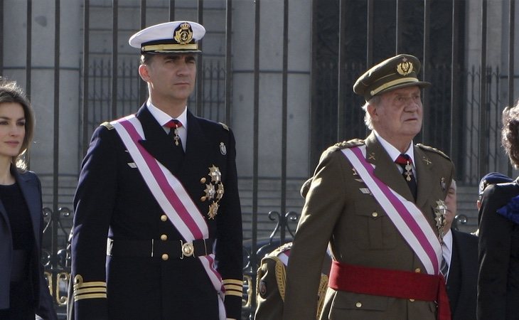 Don Juan Carlos comunica su retirada de la vida pública en una carta remitida a su heredero, el Rey Felipe