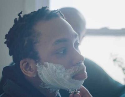 Gillette emociona al mundo con el anuncio del primer afeitado de un chico transexual