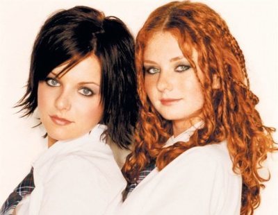 ¿Qué fue de las t.A.T.u.? Así ha cambiado la "pareja lésbica" que marcó (y timó) a una generación