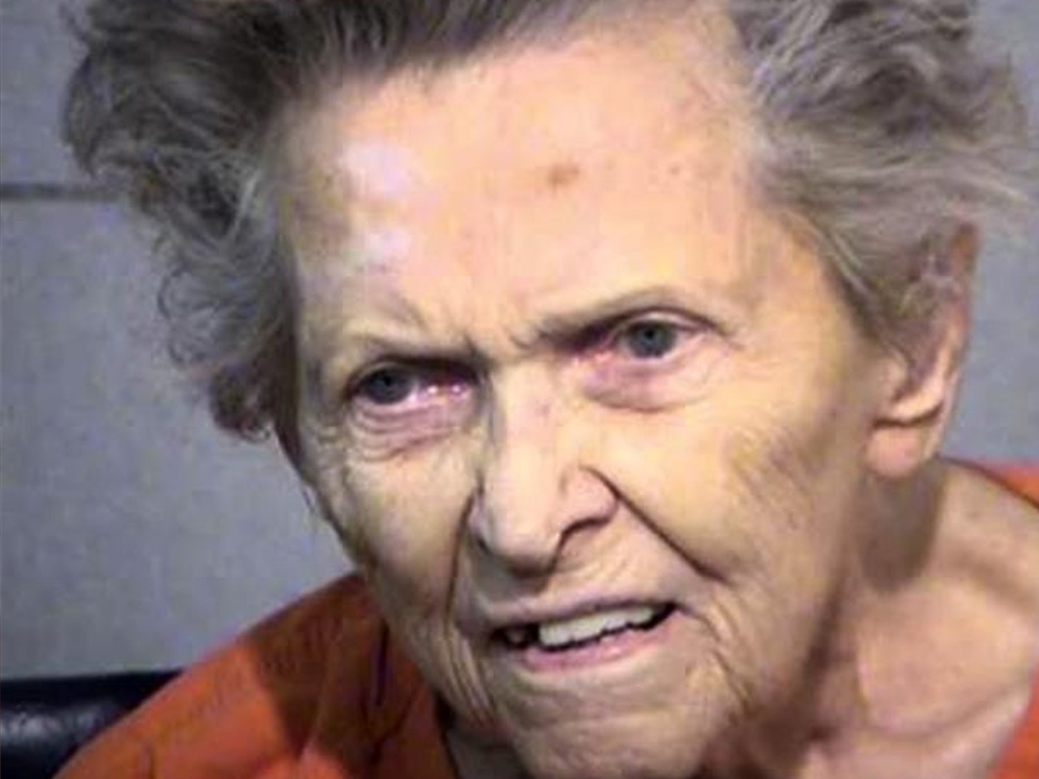 Una anciana de 92 años asesina brutalmente a su hijo al conocer que quería meterla en una residencia