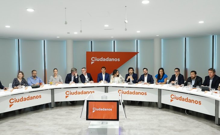 Los miembros de la ejecutiva de Ciudadanos reunidos