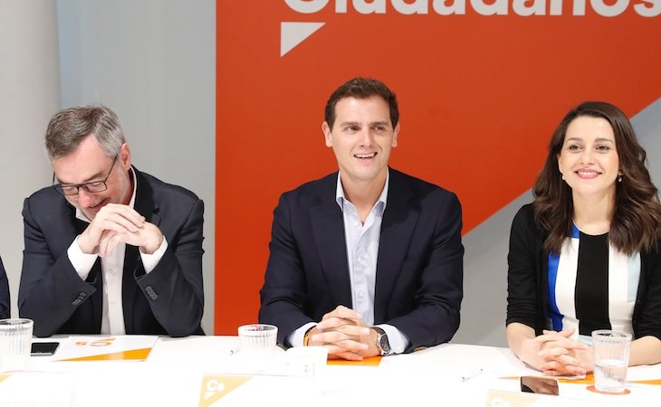 Villegas junto a los líderes nacionales de Ciudadanos, Albert Rivera e Inés Arrimadas