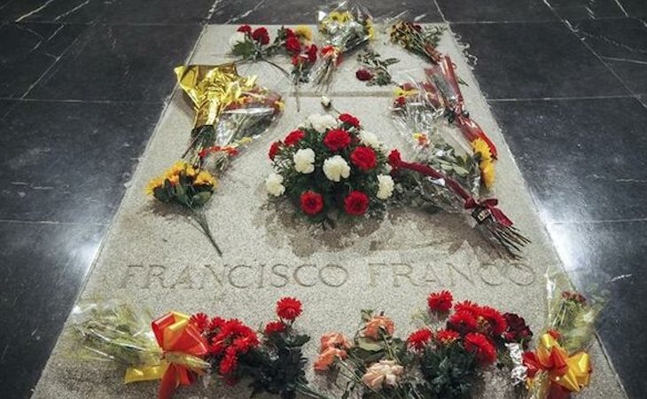 eL Supremo ha paralizado la exhumación de Franco