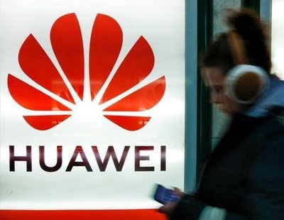 ¿Cómo puedo solicitar una indemnización a Huawei si mi móvil pierde prestaciones?