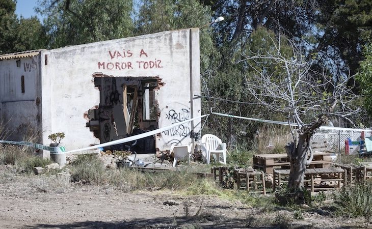 La casa en la que vivía la familia de Godella apareció con pintadas amenazantes