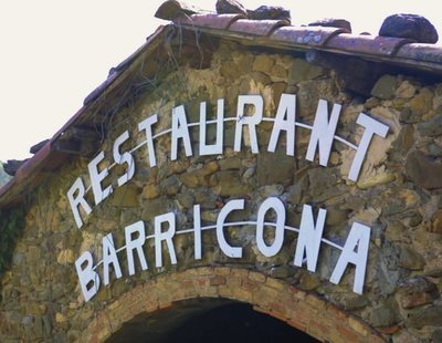 Expulsados de un restaurante en Girona por llevar un polo con la bandera de España