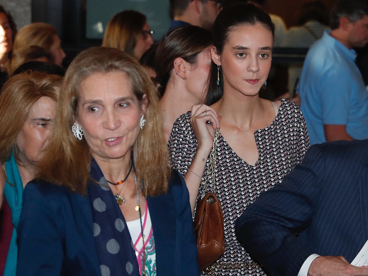 La infanta Elena y su hija Victoria Federica discuten a voces por un sujetador