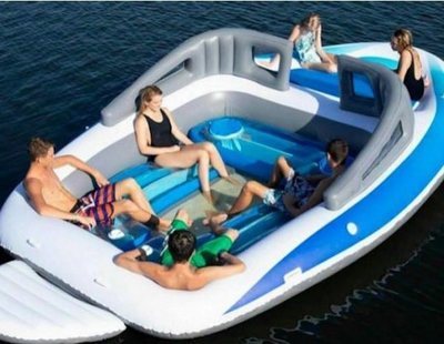 Este yate hinchable para pobres lo está petando en Amazon