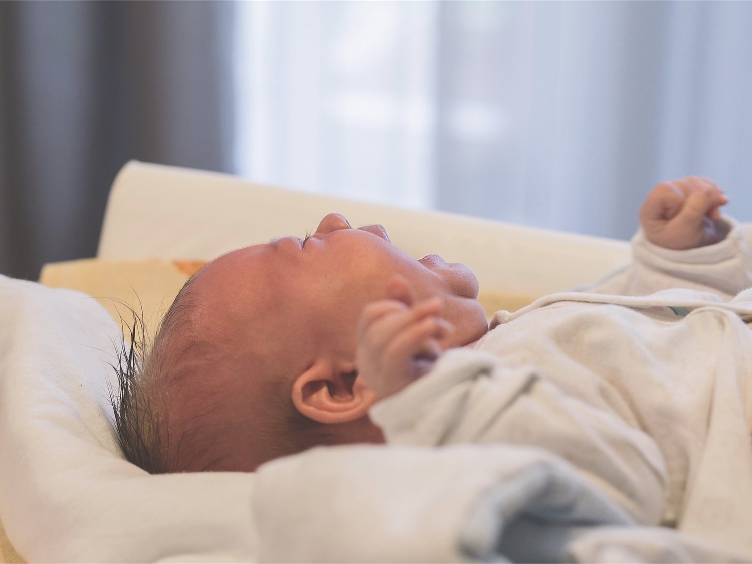 Una crema solar produce quemaduras químicas a un bebé de 14 meses