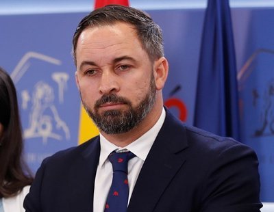 Los chiringuitos de Santiago Abascal en lo público han costado más dinero que cualquier colectivo LGTBI