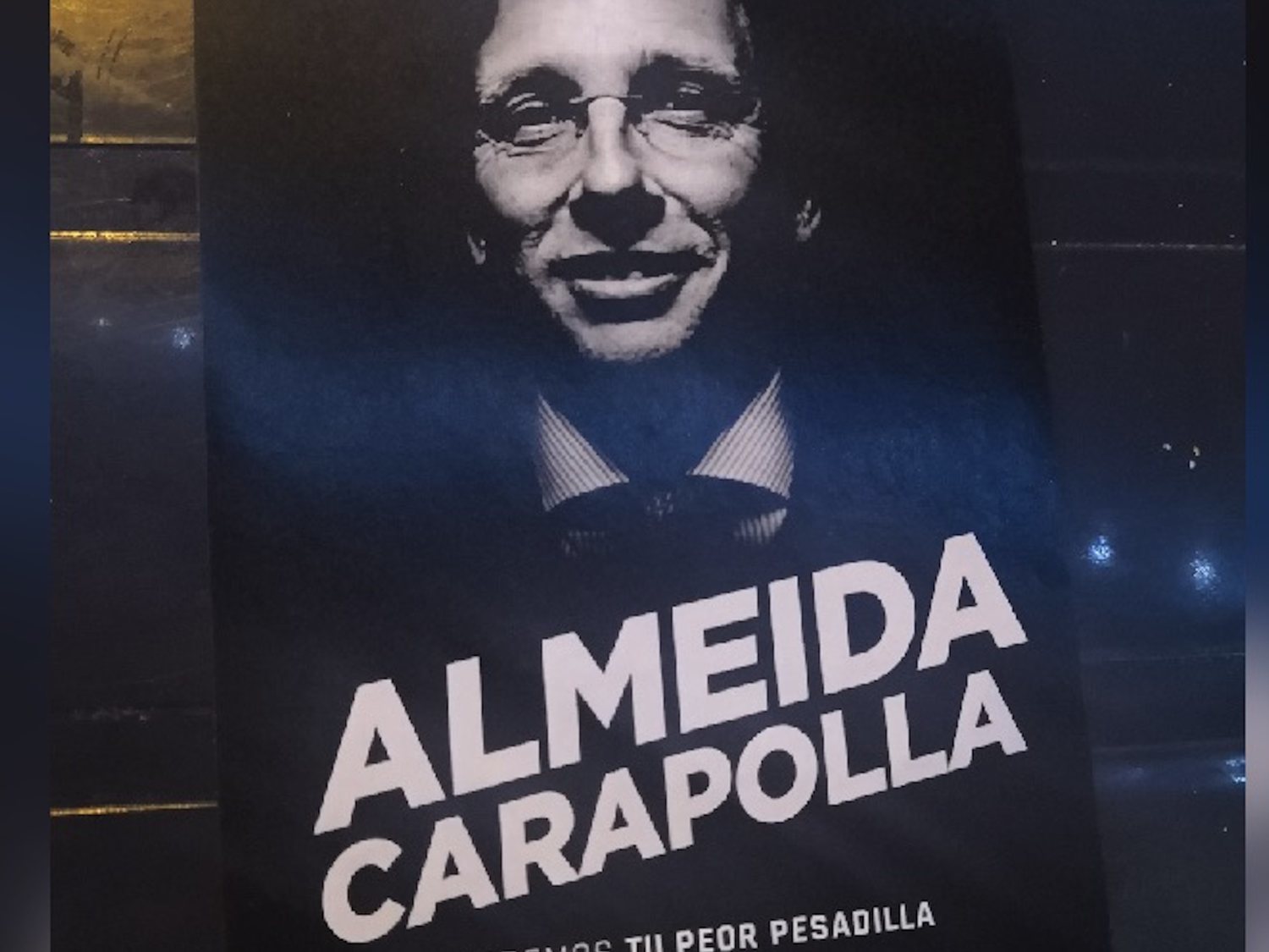 Santy Pérez, autor de 'Almeida Carapolla': "Tenemos políticos completamente estúpidos"