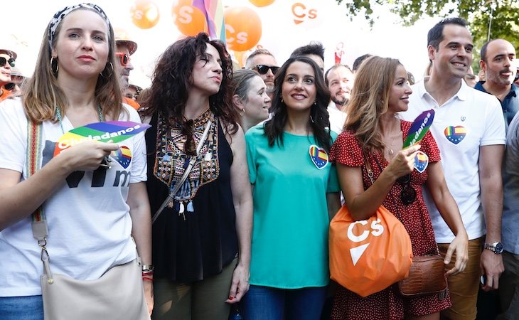 La comitiva de Ciudadanos en la manifestación del Orgullo estuvo protegida por la policía