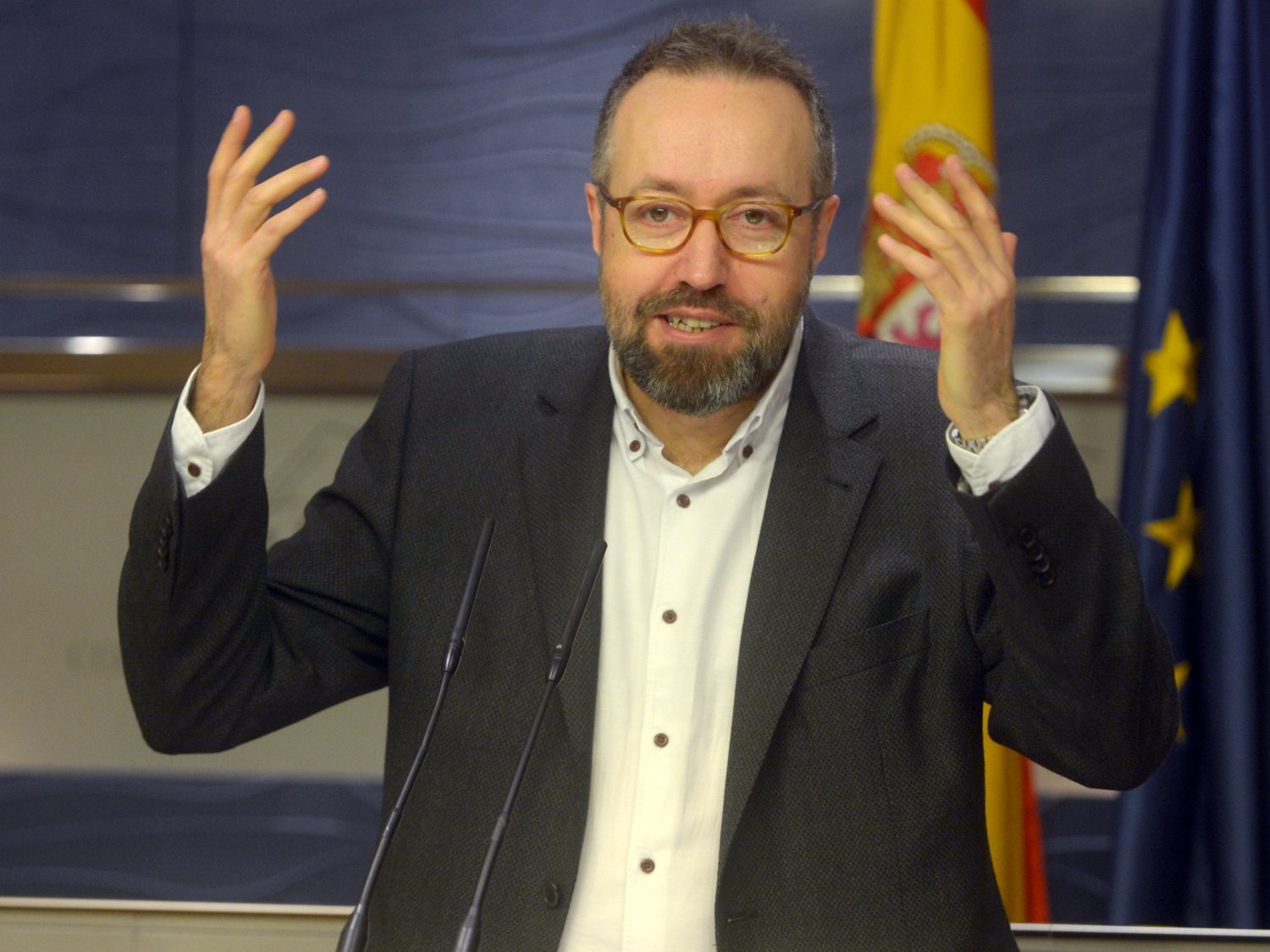 La doble moral de Girauta (Ciudadanos): justificó los golpes al PSOE en una manifestación