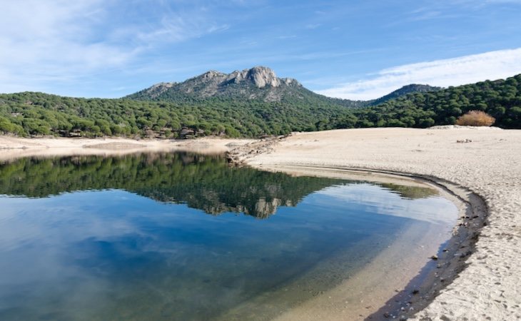 El pantano de San Juan es un plan imprescindible en verano