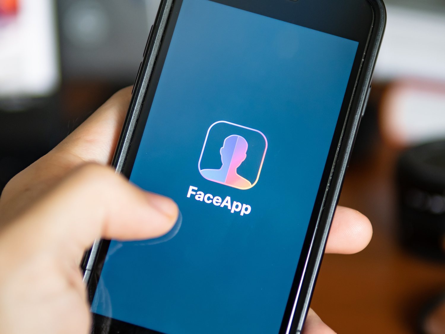 FaceApp responde a las acusaciones de exposición y explica cómo eliminar los datos