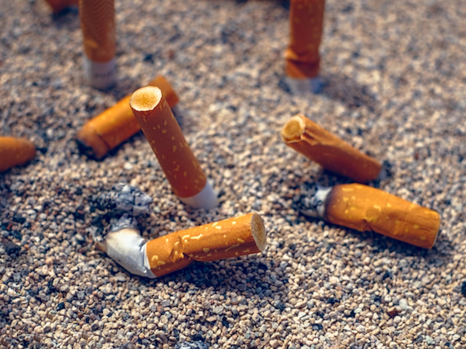 Portugal pondrá multas de hasta 250 euros por tirar colillas de tabaco al suelo