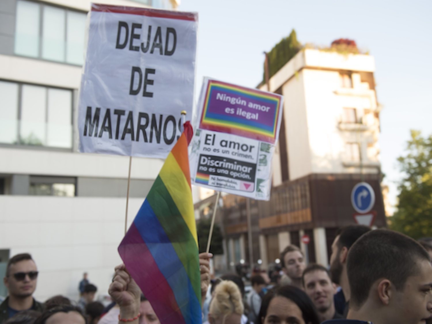 Dos detenidos por una agresión homófoba en el Metro de Barcelona por "ser demasiado gay"