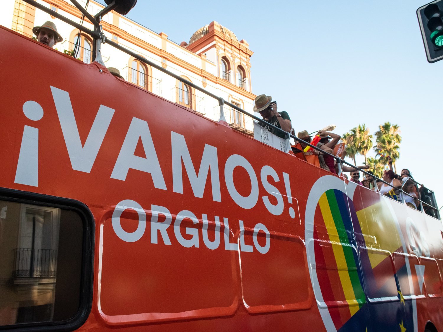 Nuevo escrache a Ciudadanos en el Orgullo de Alicante: "¡Fuera fascistas!"